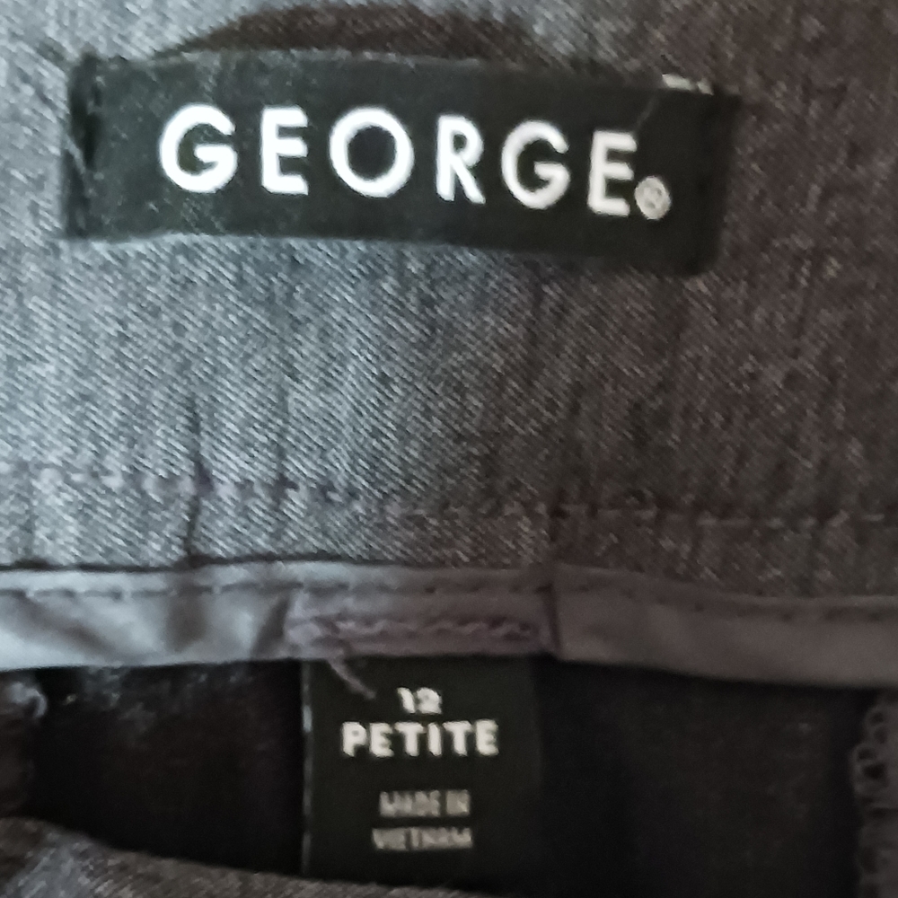 George - Picture 3 of 6